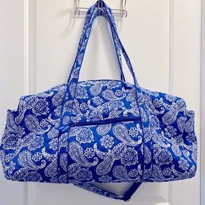 Vera Bradley Large Travel Duffel Bag In Royal/White Bandana